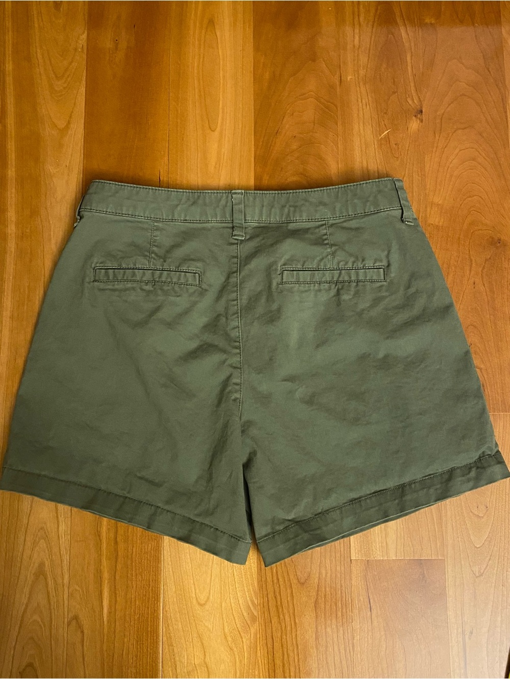 Vintage GAP Olive Green Shorts - Picture 2 of 6